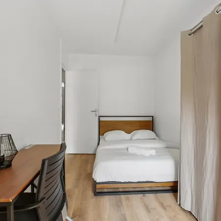 Duplex Downtown With Parking * Cergy